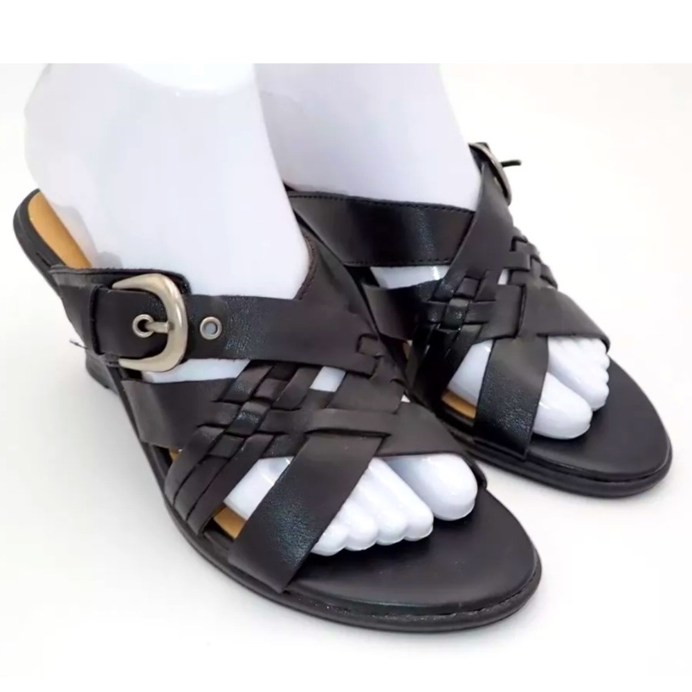 Thom McAn Black Leather Wedge Heels Sandals Size 6.5 Medium McAnn Strappy
